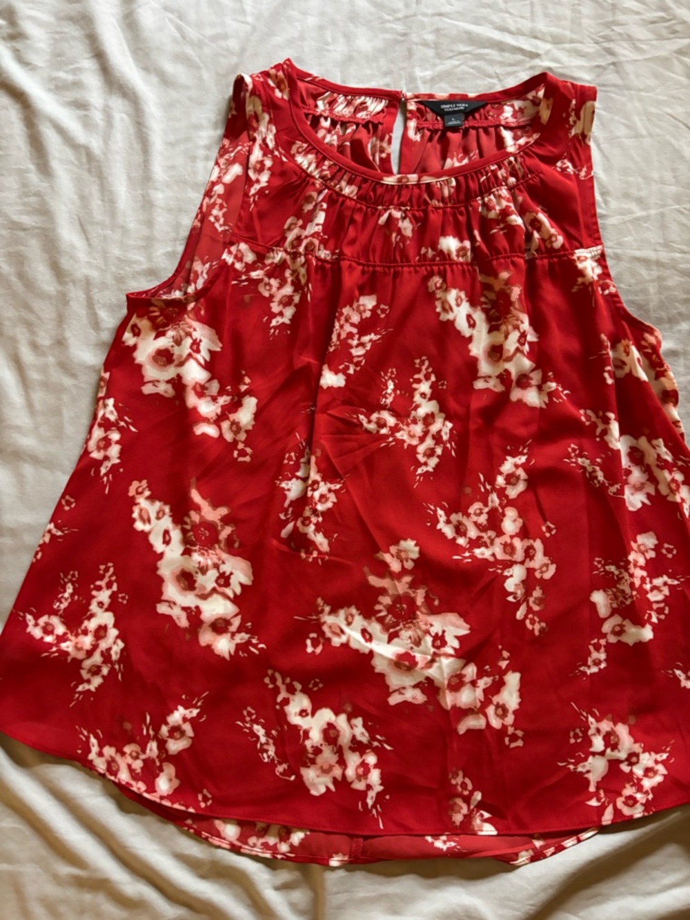 Simply Vera Wang Red Floral Sleeveless Blouse Size Large Flowy Lightweight